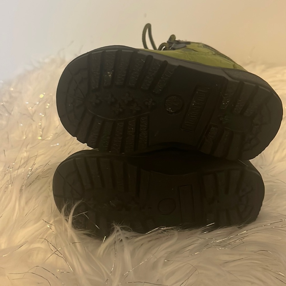 Kids Timberland boots size 5 in army green - Picture 5 of 8